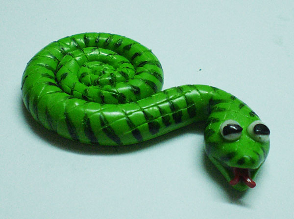 Змея из полимерной глины