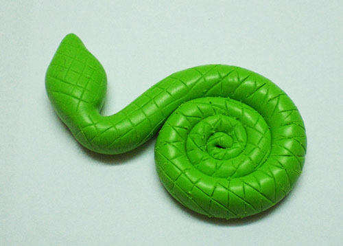 Создание чешуи на змее из полимерной глины 